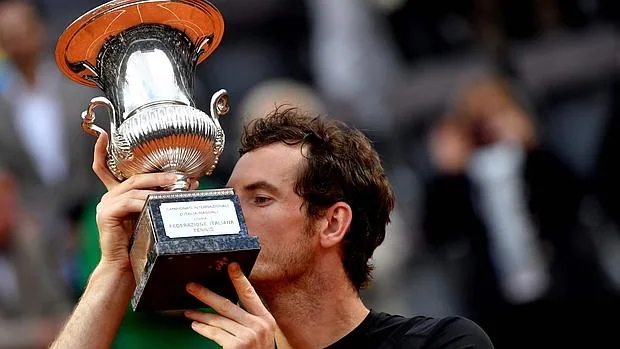 Murray con el trofeo de campeón