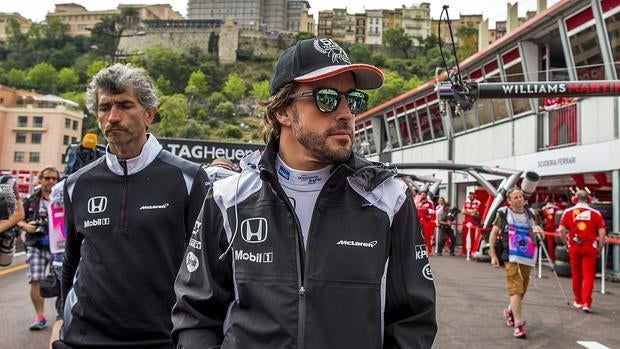 Alonso y Briatore, reencuentro en el puerto de Mónaco