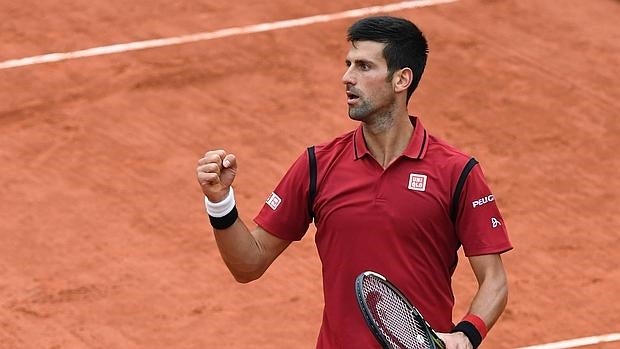 Djokovic se hace querer en París