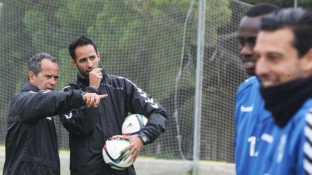 Cervera: «Que el equipo sea solidario en el campo nos une más a la afición»