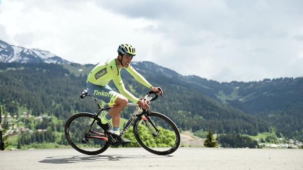 Alberto Contador, durante la cronoescalada en Le Mont Chéry