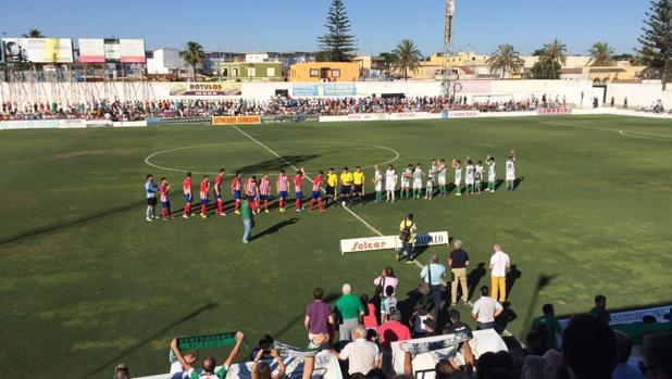 El partido de ida entre Atlético Sanluqueño y Cerceda, disputado en El Palmar, acabó sin goles