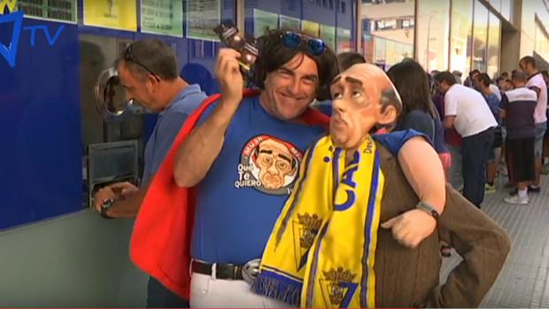 VÍDEO: El Selu convence a Juan para que se abone al Cádiz