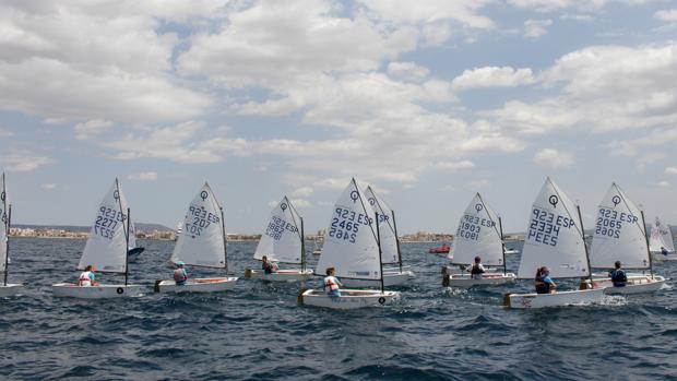 Joan Català, Catherine Havenga y el Blezo, triunfadores en el Club de Mar