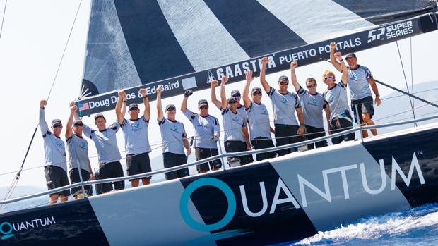 Los ganadores, al acabar la regata de ayer