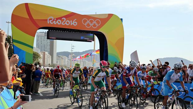 La Policía detona una mochila abandonada en las inmediaciones de la carrera de ciclismo de los JJ.OO.