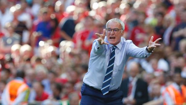 El Leicester comienza la defensa del título con una sorprendente derrota