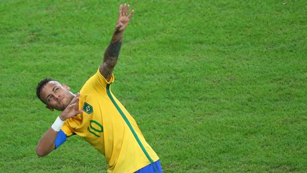 Neymar celebra su gol en la final olímpica ante Alemania