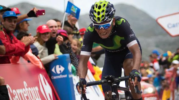 Nairo Quintana llega a la meta de los Lagos de Covadonga