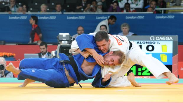 Abel Vázquez (de azul), durante su participación en los Juegos Paralímpicos de Londres