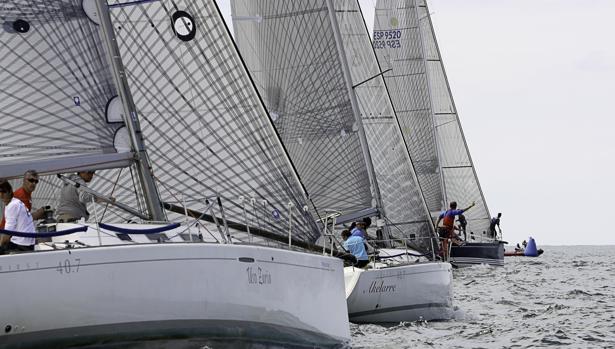 Las flotas vasca y cántabra se miden entre Getxo y Castro Urdiales