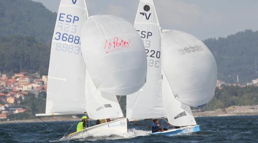 Pablo Cabello y Javier Lago, mandan en la Copa de España de Vaurien