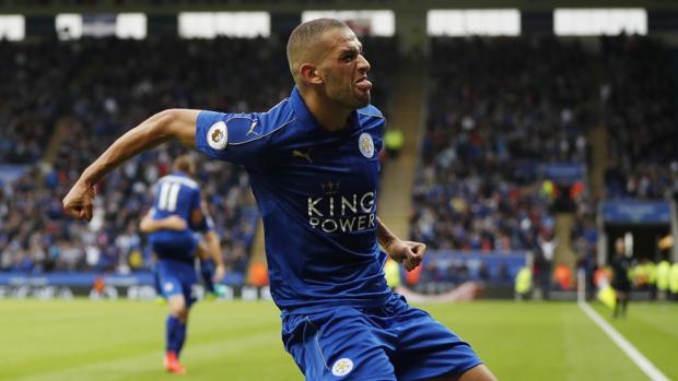 Slimani lanza al Leicester