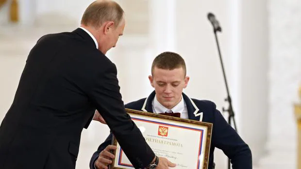 Vladimir Putin recibe al equipo paralímpico de Río 2016