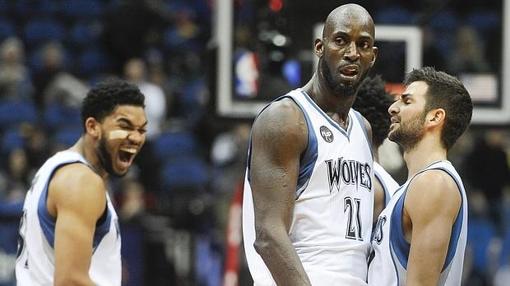 Karl-Anthony Towns, Kevin Garnett y Ricky Rubio