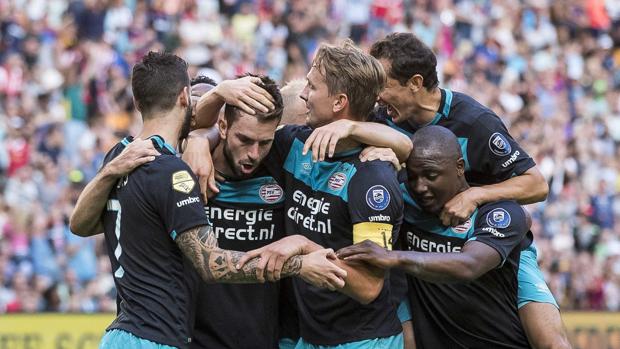 El PSV deja escapar vivo al novato Rostov