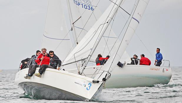 La clase J80 clausura la temporada de vela en Bayona