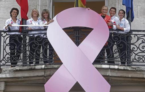 Cinco mujeres, tras superar su cáncer, retan al Atlántico