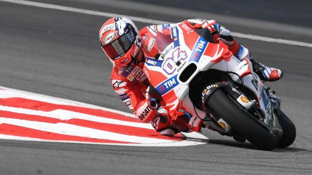 Dovizioso sorprende con la pole en Malasia