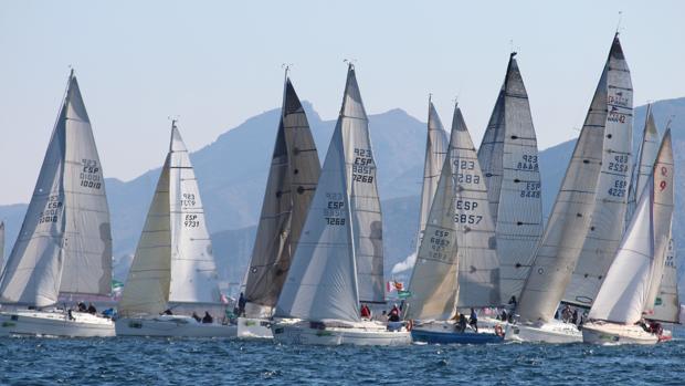 Los favoritos no fallan en el Acto I en la Vuelta a las Islas