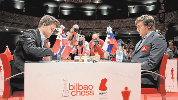 Magnus Carlsen y Sergey Karjakin, el pasado mes de julio, en Bilbao