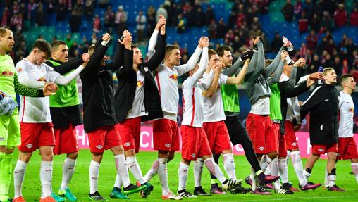 Los jugadores del RB Leipzig celebran su triunfo en la última jornada