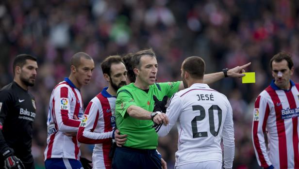 Fernández Borbalán ya pitó el derbi del Calderón de febrero de 2015