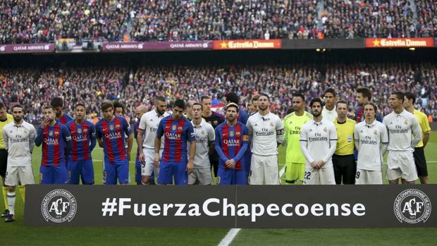 Emotivo recuerdo en el Clásico a la tragedia del Chapecoense