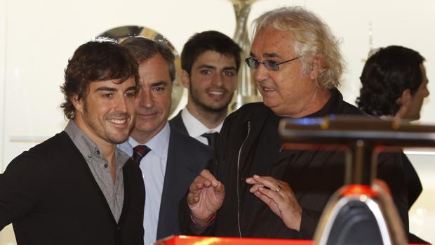 Alonso y Briatore, en una imagen de 2013