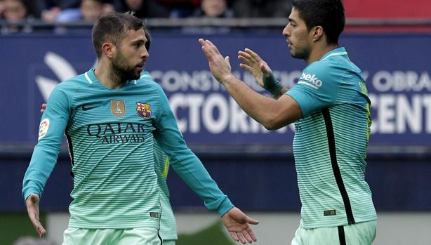 Jordi Alba y Luis Suárez