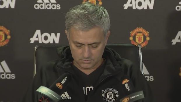 Así reaccionó Mourinho cuando sonó un móvil en su rueda de prensa