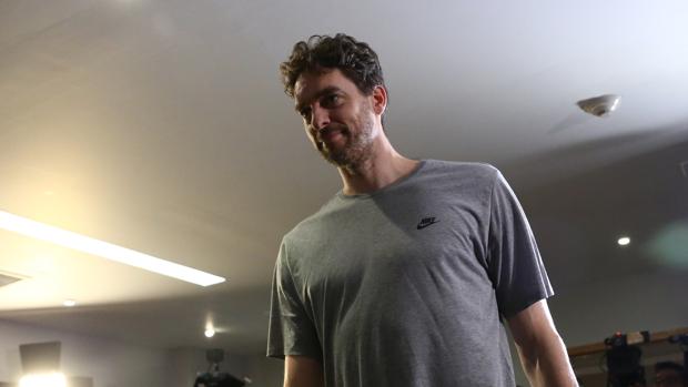 Pau Gasol pasa por quirófano por su lesión en la mano