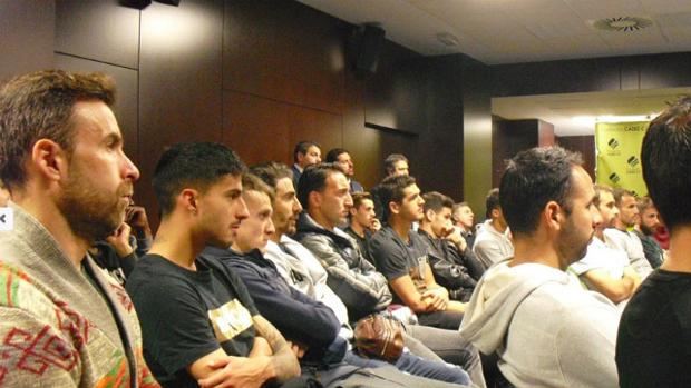 La Liga explicó a la plantilla la importancia de un juego seguro y limpio