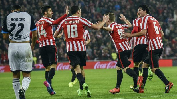 El Athletic remonta al Deportivo