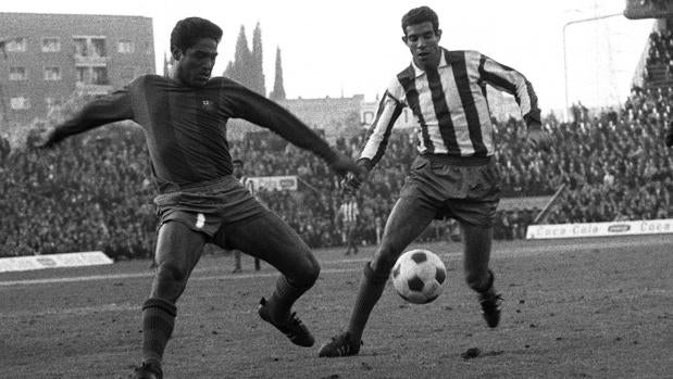 Benítez y Luis Aragonés, en el primer Atlético-Barcelona jugador en el Calderón