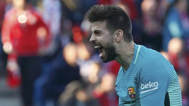 Enfado de Piqué tras el arbitraje de Villarreal