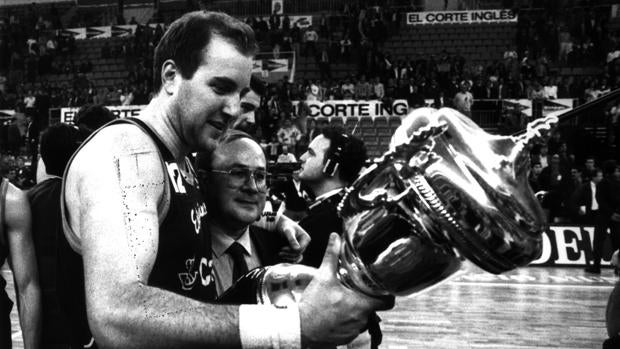 Pinone y Miguel Ángel Martín, con la Copa del Rey de 1992