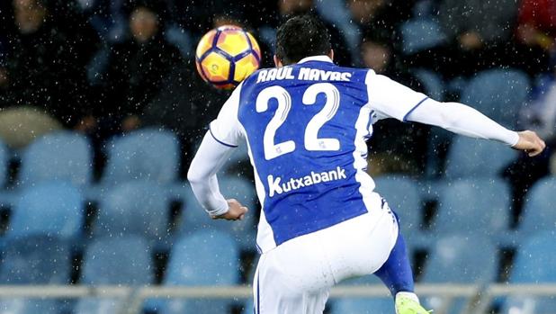 Un valiente Athletic silencia Anoeta y se lleva el derbi vasco