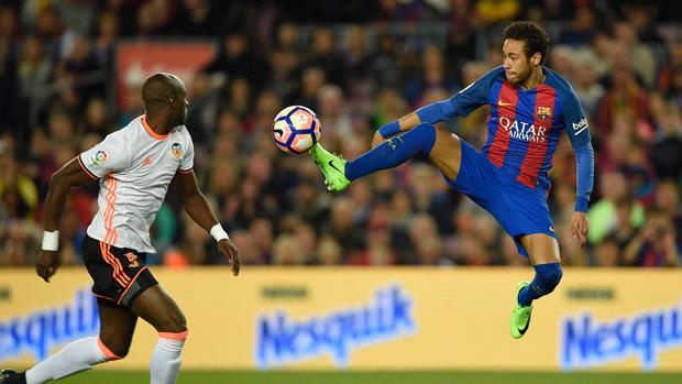 El Barça sufre ante un Valencia irredento