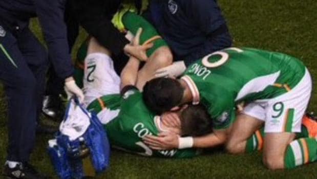 La imagen de Long consolando a Coleman tras su grave lesión da la vuelta al mundo en Twitter