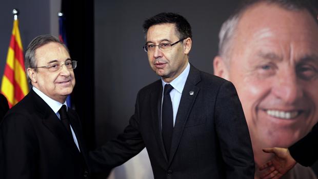 Josep Maria Bartomeu recibe a Florentino Pérez tras el fallecimiento de Johan Cruyff