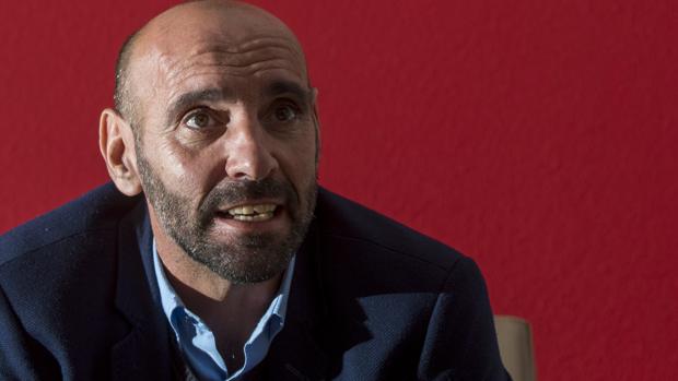 Monchi prueba suerte fuera de un Sevilla con nueve títulos bajo su gestión