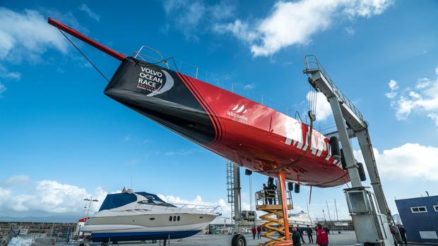 El «Mapfre» intentará volver a navegar el 15 de abril