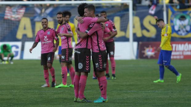 El Tenerife deja al Cádiz CF sin la tercera posición