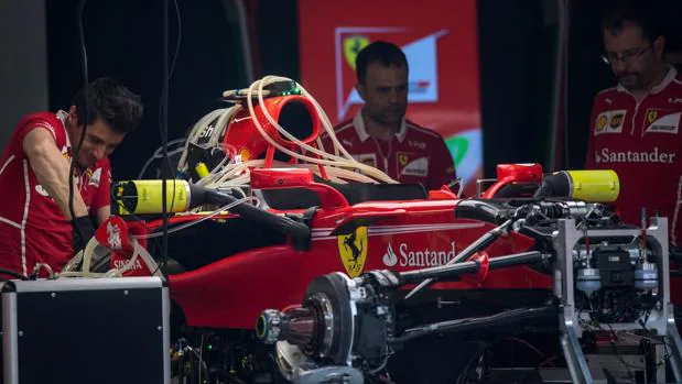 Ferrari y Mercedes se retan