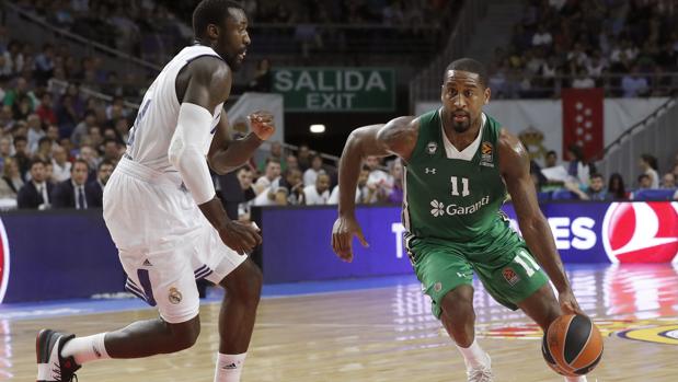 El Darussafaka sorprende al Real Madrid