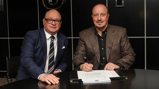 Lee Charnley, junto a Rafa Benítez