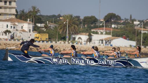 El Club Náutico de Altea ganan la penúltima prueba de la Liga Suma