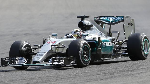 Hamilton empieza por delante de Vettel