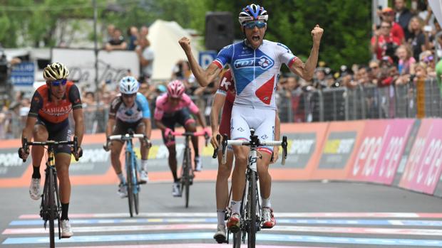 Nairo no remata y el Giro se decidirá en la crono final